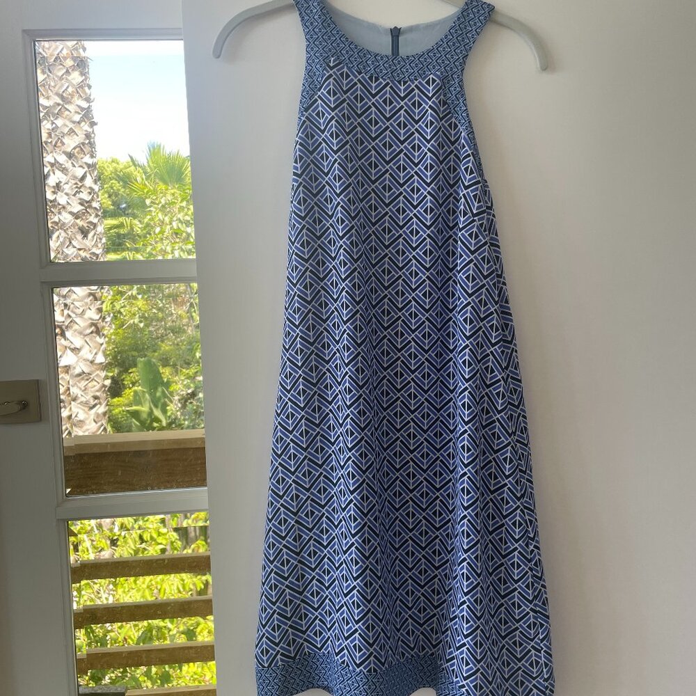 Pink Martini Sleeveless Shift Dress in a Blue Modern, Geometric Print, Small